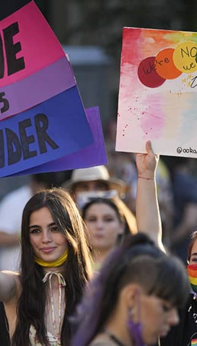 AP21233656364973_Love_defies_gender